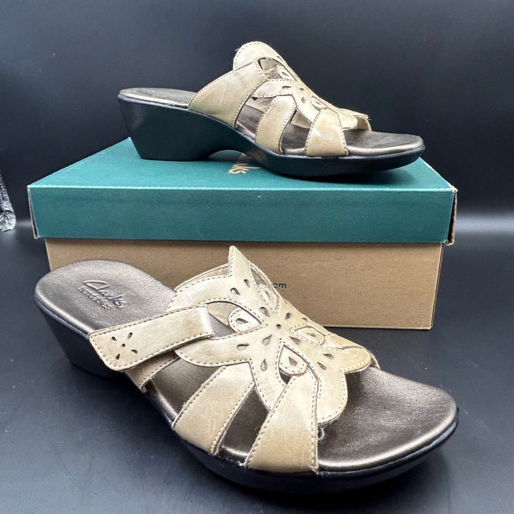 Clarks Bendables Wedge Sandals Womens 8M Tan Leather Floral Slide Boho Comfort